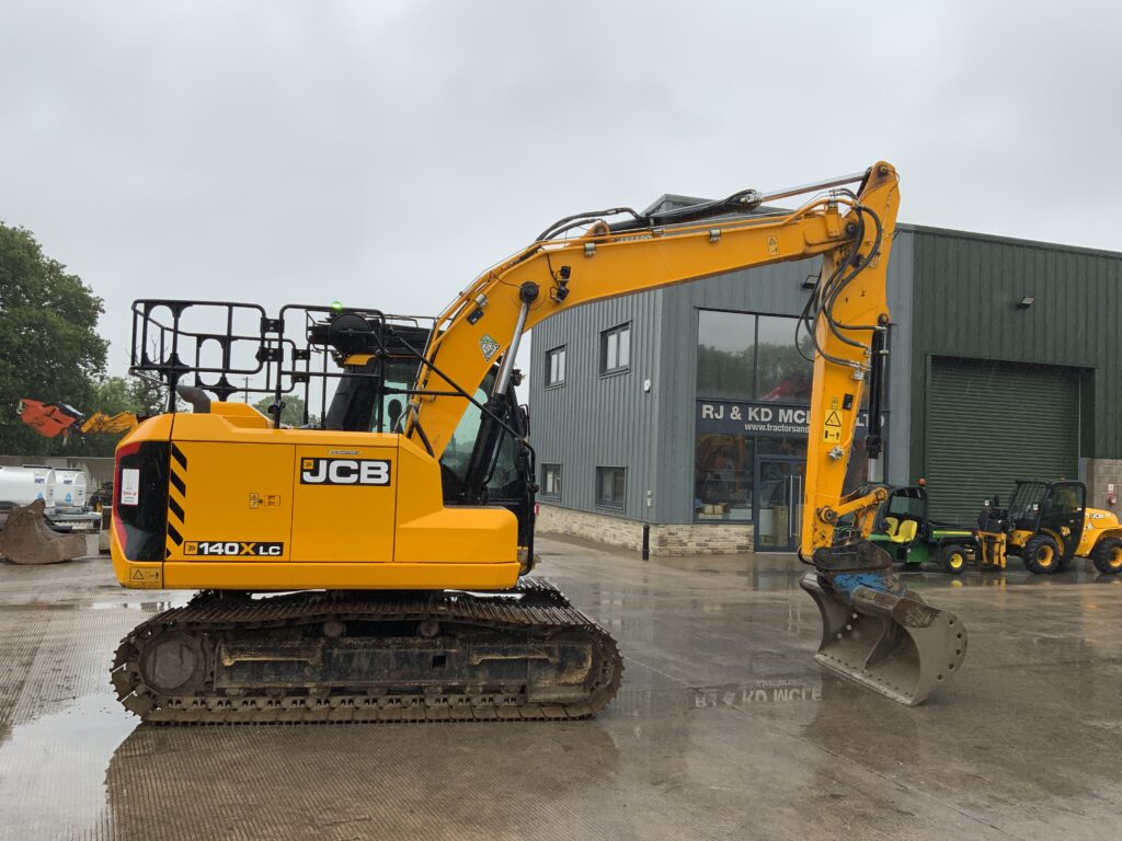 JCB 140X LC Digger (ST26421)