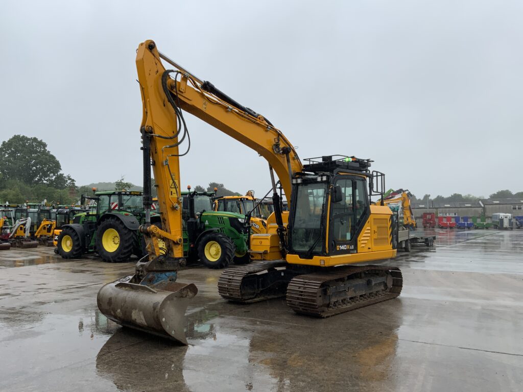JCB 140X LC Digger (ST26421)
