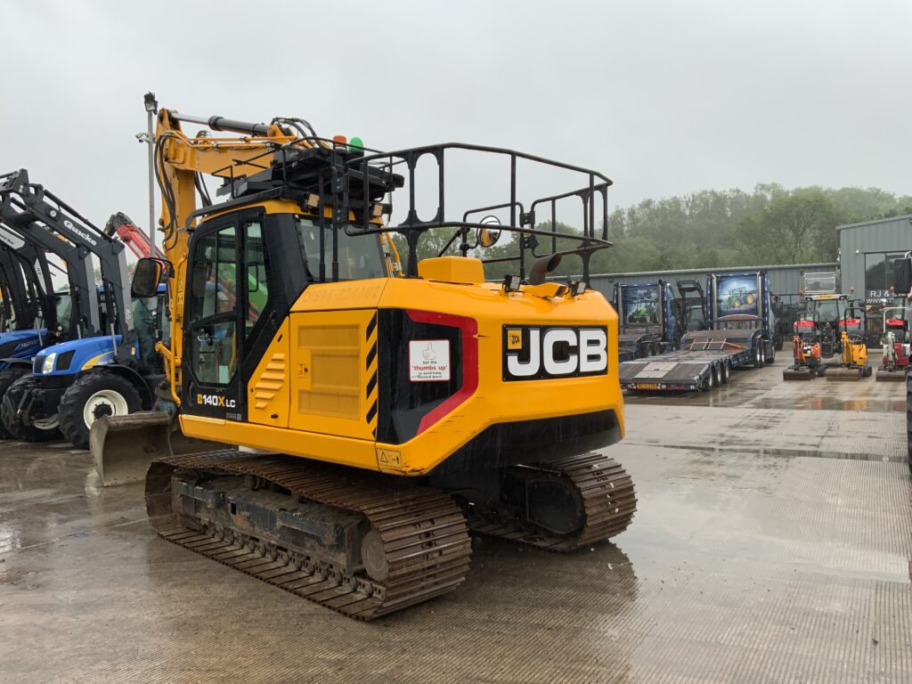 JCB 140X LC Digger (ST26421)