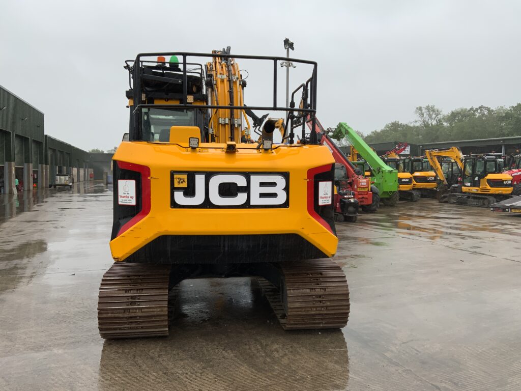 JCB 140X LC Digger (ST26421)