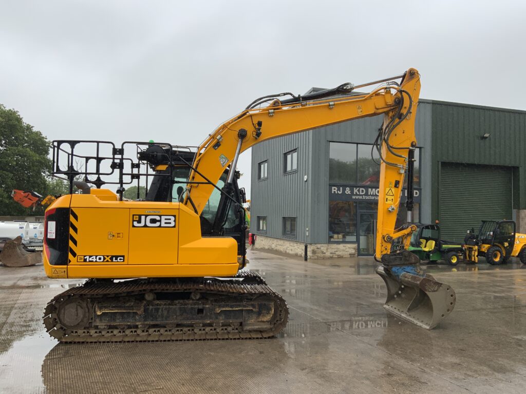 JCB 140X LC Digger (ST26421)