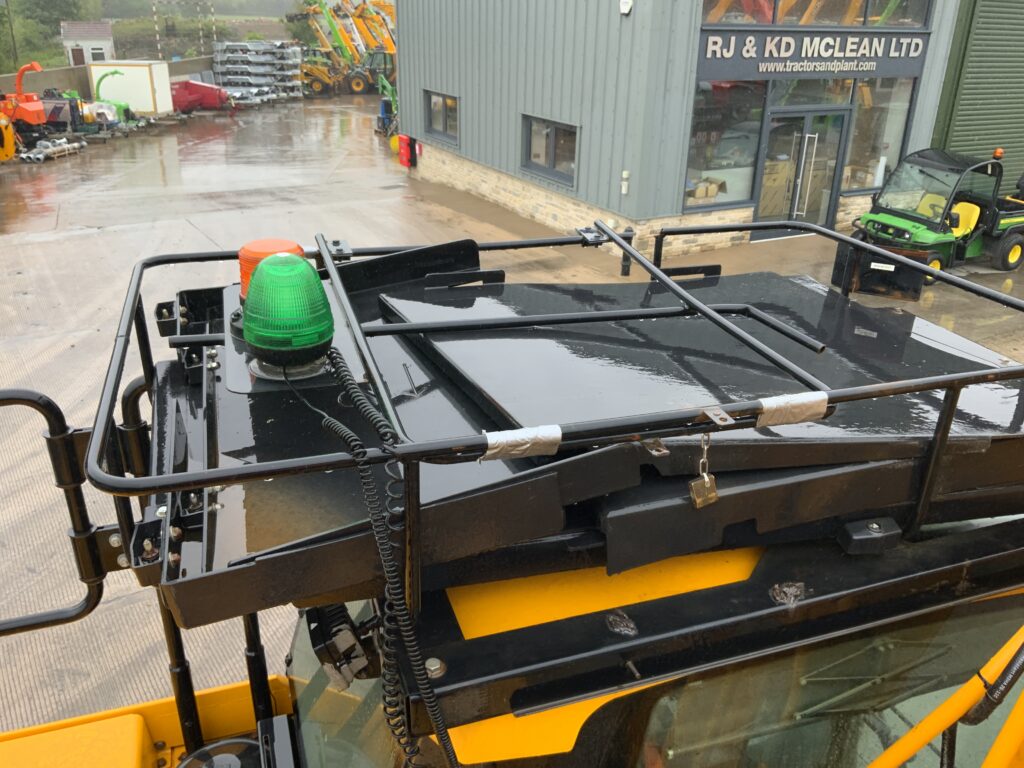 JCB 140X LC Digger (ST26421)