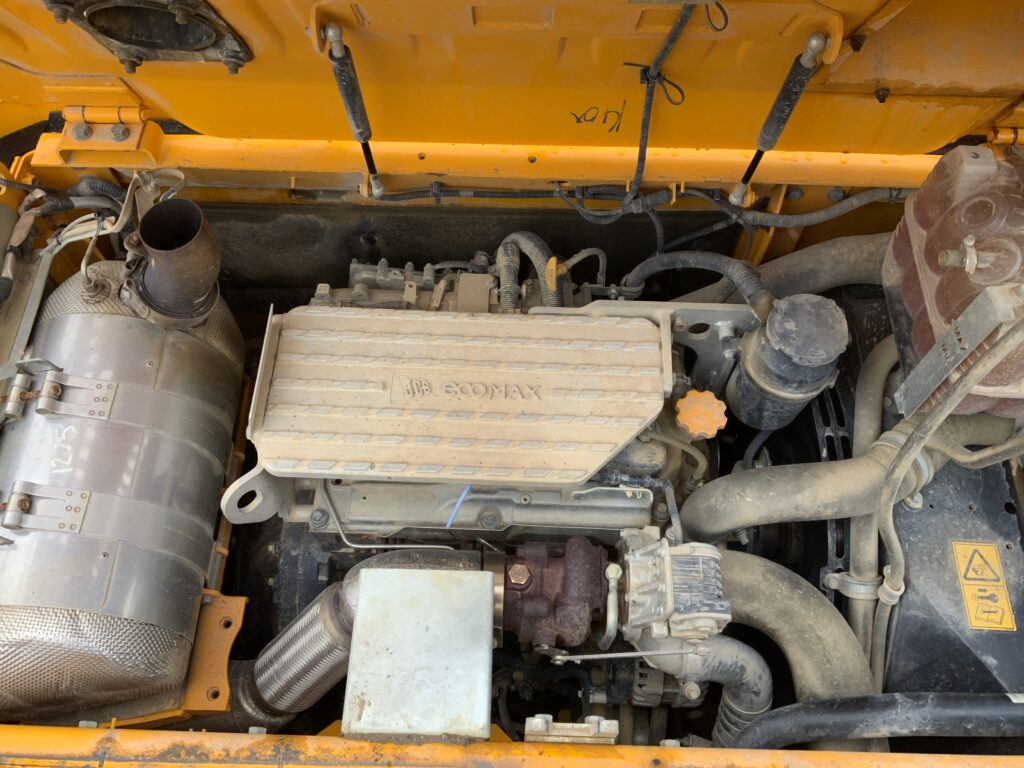JCB 140X LC Digger (ST26421)