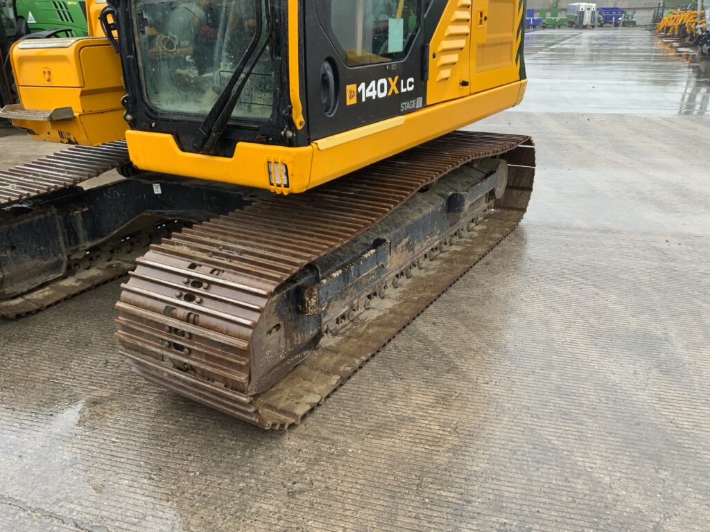 JCB 140X LC Digger (ST26421)