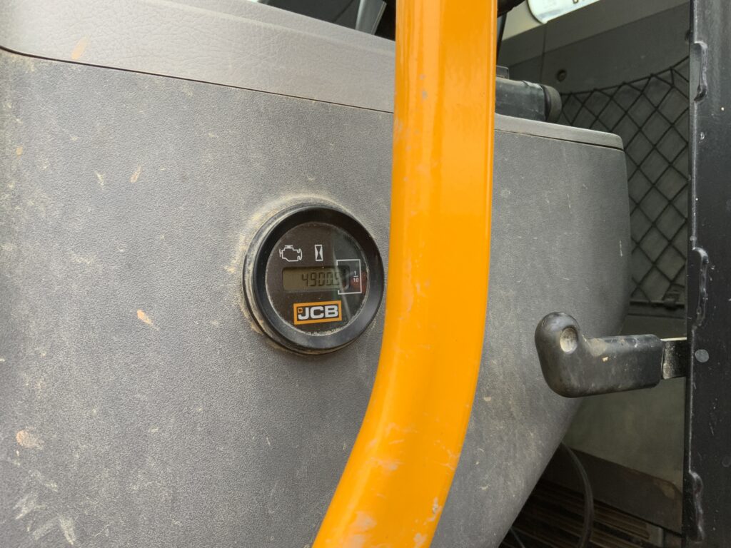 JCB 140X LC Digger (ST26421)