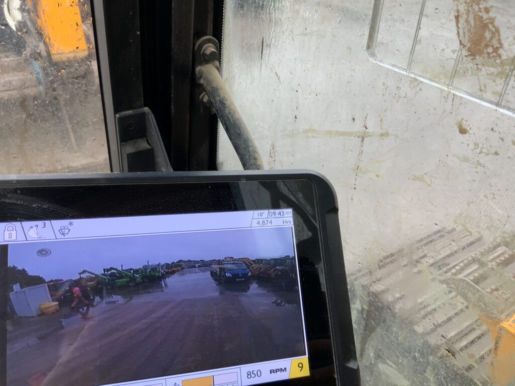 JCB 140X LC Digger (ST26421)