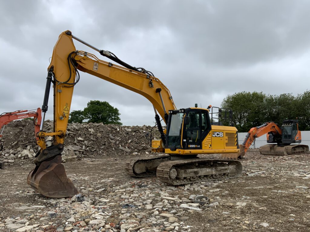 JCB 220X LC Digger (ST26347)
