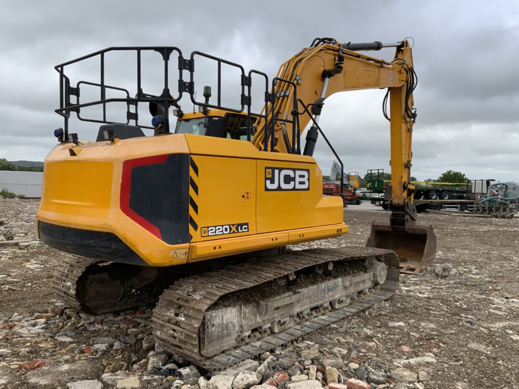 JCB 220X LC Digger (ST26347)
