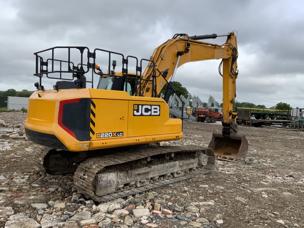 JCB 220X LC Digger (ST26347)