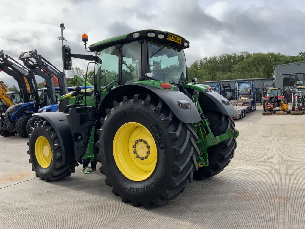 John Deere 6215R Premium Edition Tractor (ST26613)