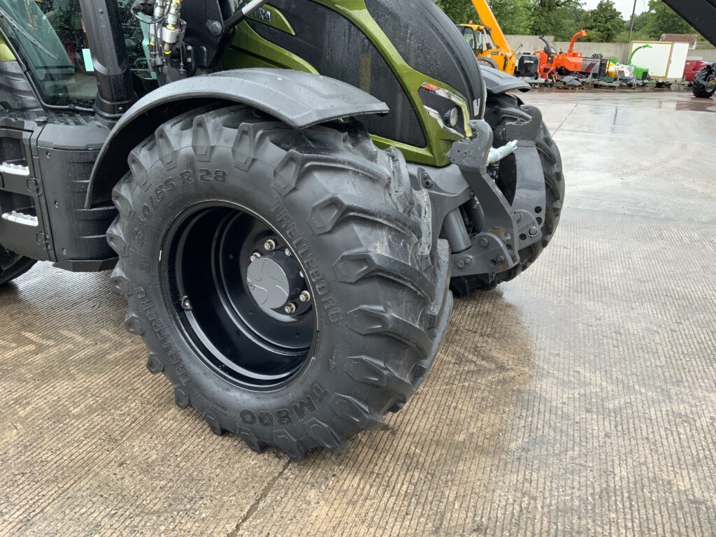 Valtra N175 Active Twin Track Reverse Drive Tractor (ST26893)