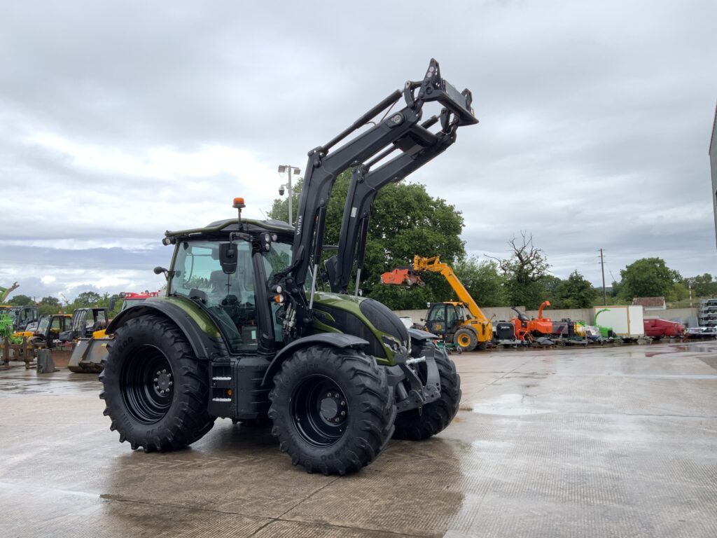 Valtra N175 Active Twin Track Reverse Drive Tractor (ST26893)