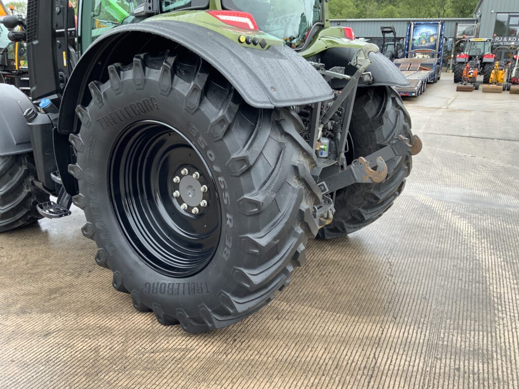 Valtra N175 Active Twin Track Reverse Drive Tractor (ST26893)