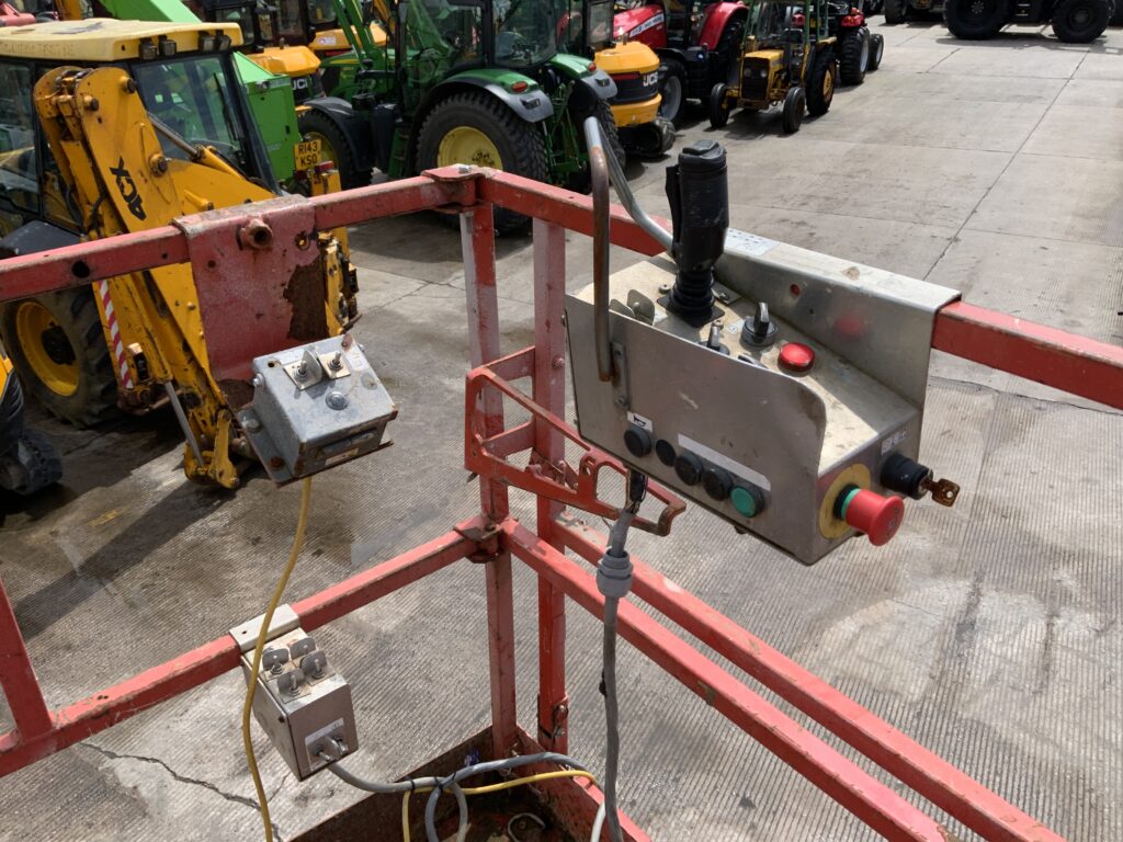 Skyjack SJ9250 RT Scissor Lift Platform (ST25090)