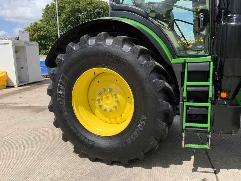 John Deere 6250R Ultimate Edition Tractor (ST26768)