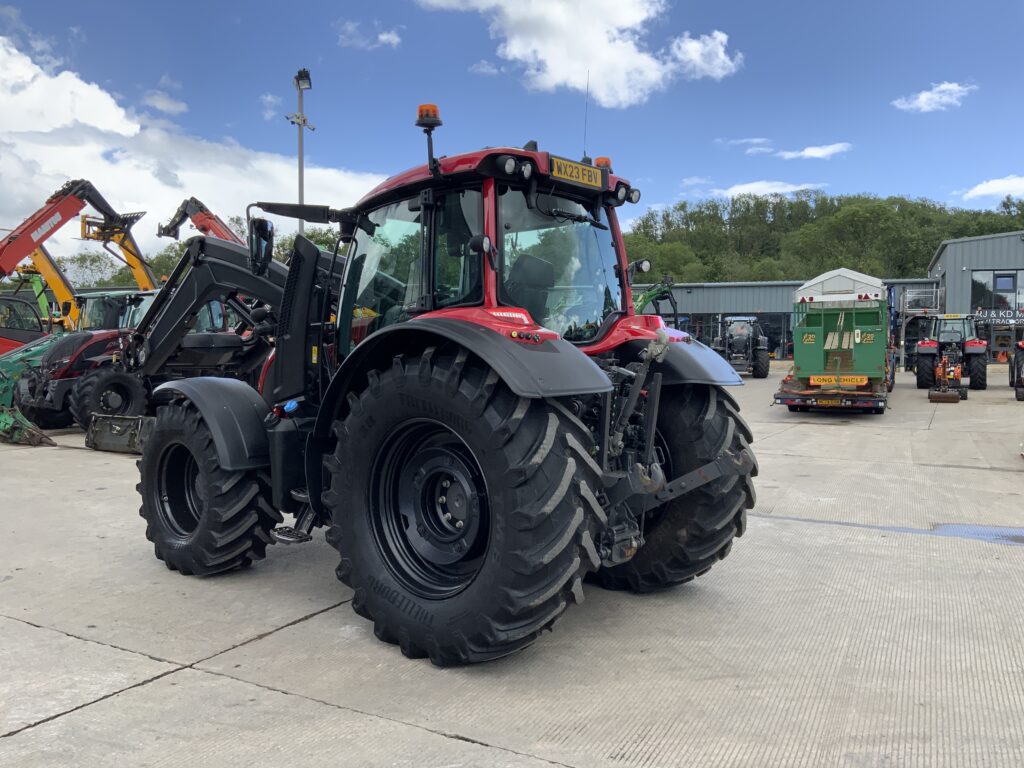 Valtra N175 Unlimited Tractor (ST26881)