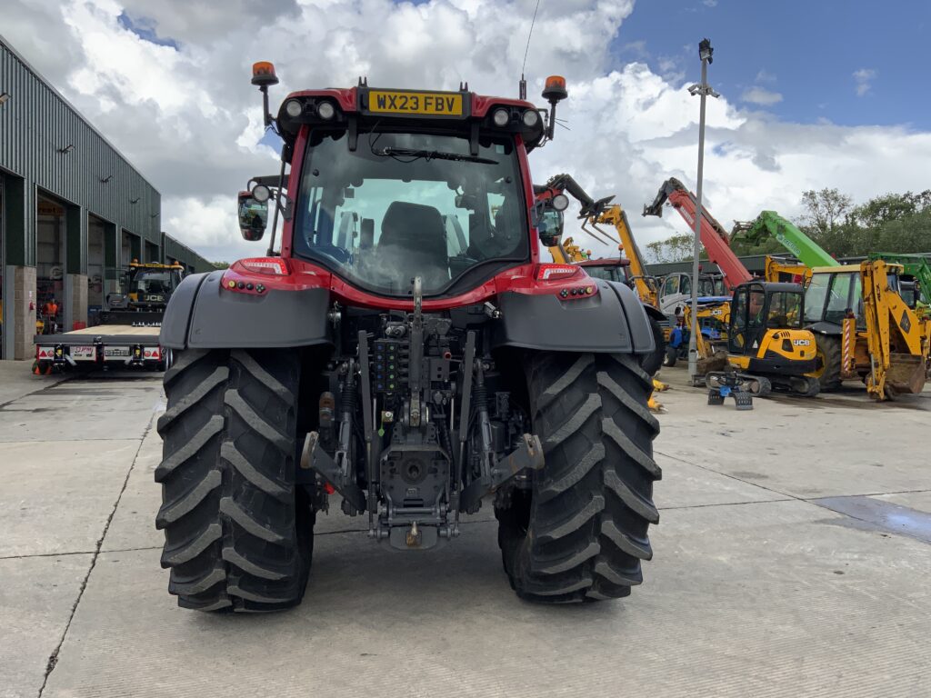 Valtra N175 Unlimited Tractor (ST26881)