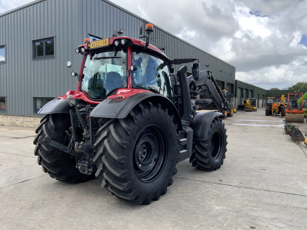 Valtra N175 Unlimited Tractor (ST26881)