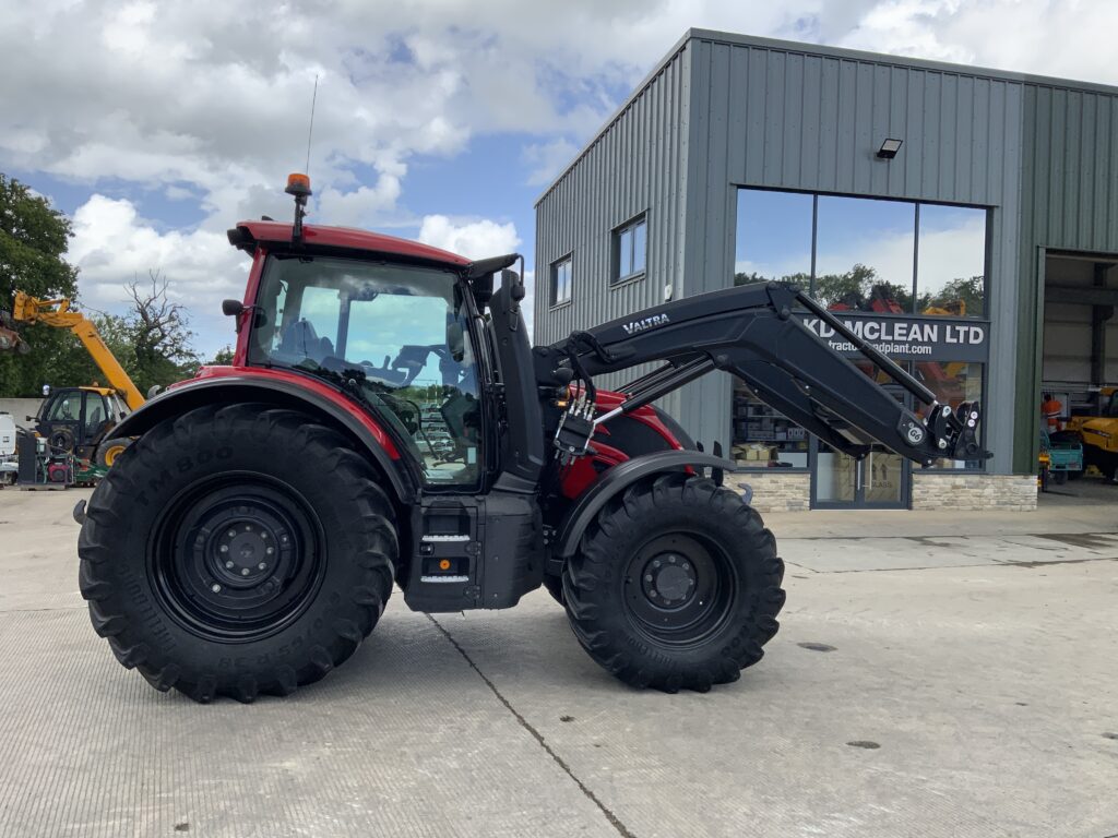 Valtra N175 Unlimited Tractor (ST26881)