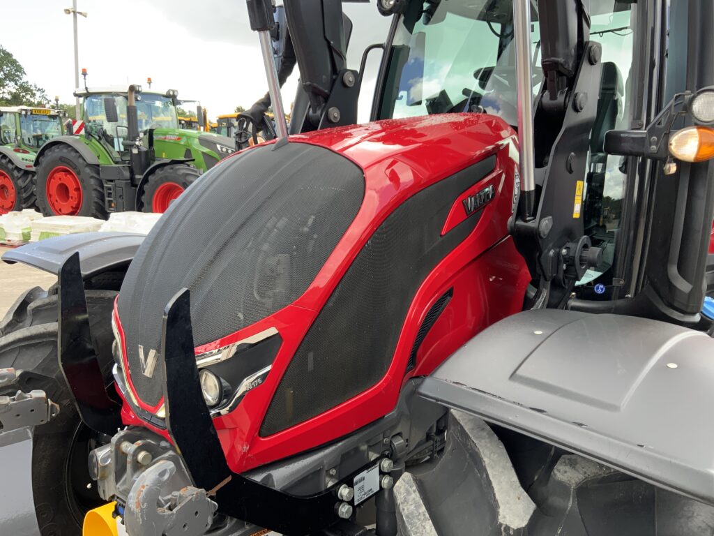 Valtra N175 Unlimited Tractor (ST26881)