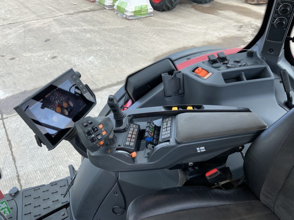 Valtra N175 Unlimited Tractor (ST26881)