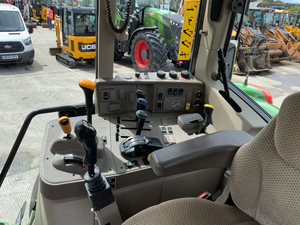 John Deere 6155M Tractor (ST26318)