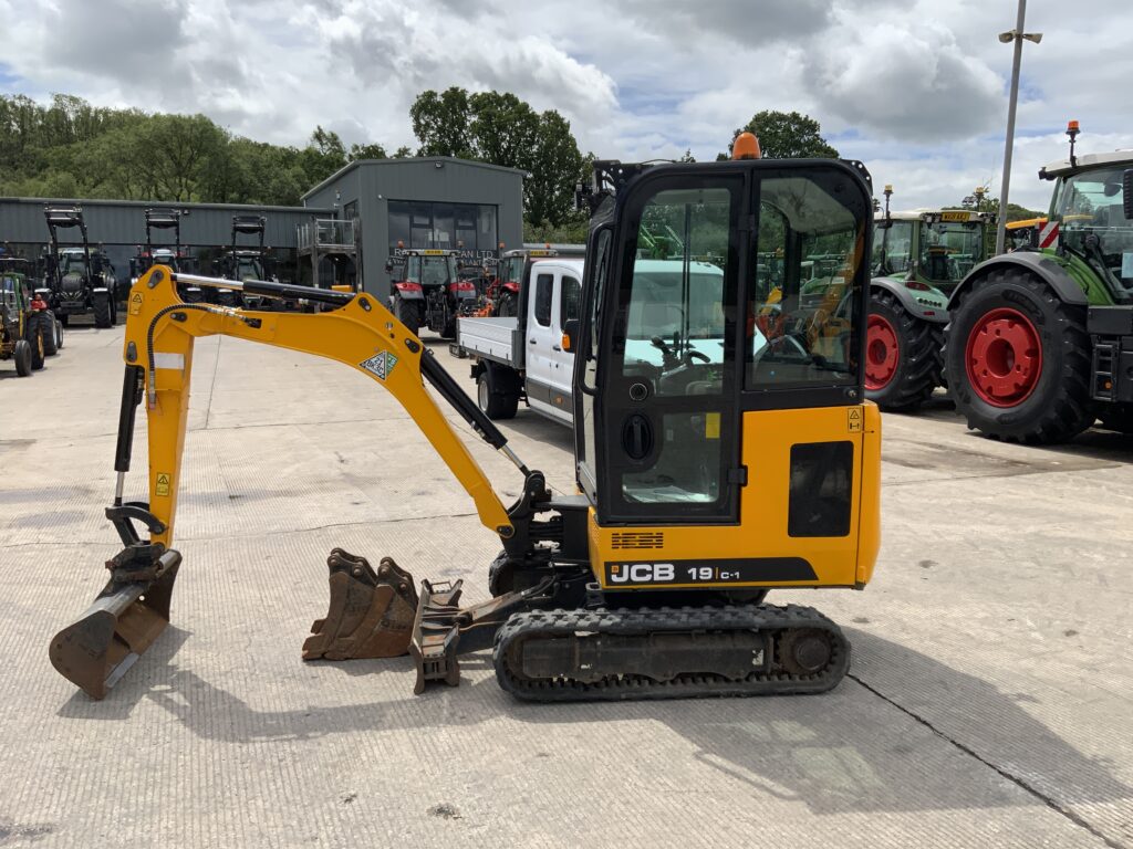 JCB 19C-1 Digger (ST25943)