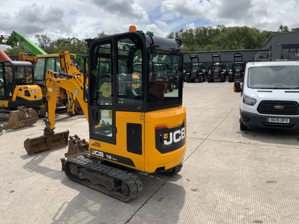 JCB 19C-1 Digger (ST25943)