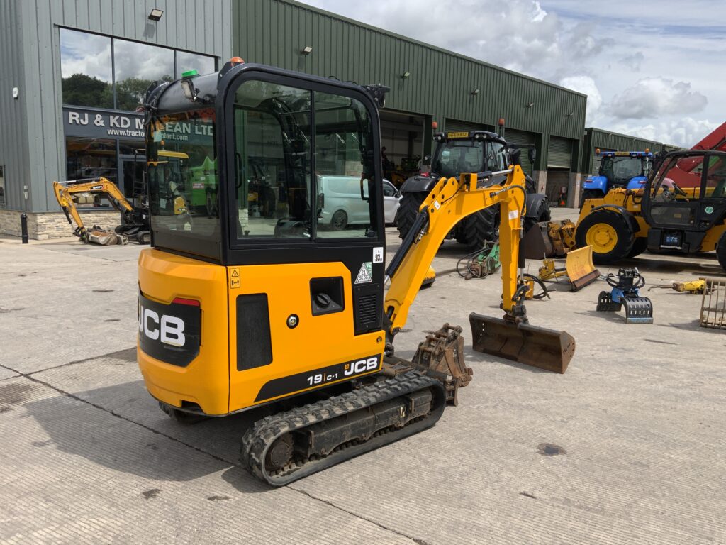 JCB 19C-1 Digger (ST25943)