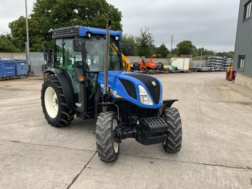 New Holland T4.90F Narrow Tractor (ST26779)