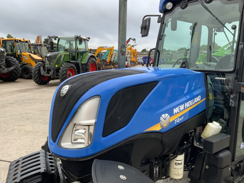 New Holland T4.90F Narrow Tractor (ST26779)