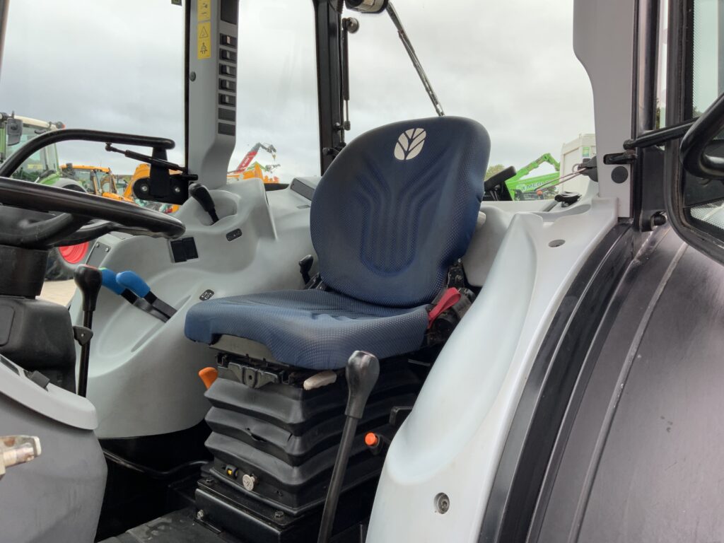 New Holland T4.90F Narrow Tractor (ST26779)