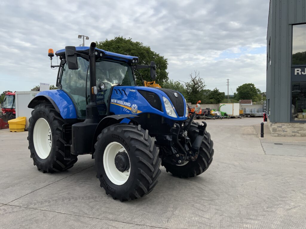 New Holland T7.210 Auto Command Tractor (ST26810)