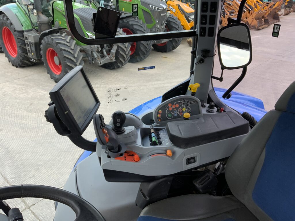 New Holland T7.210 Auto Command Tractor (ST26810)