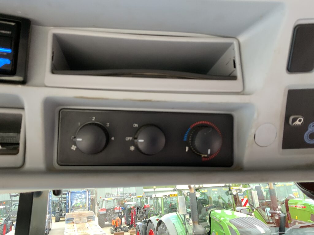 New Holland T7.210 Auto Command Tractor (ST26810)