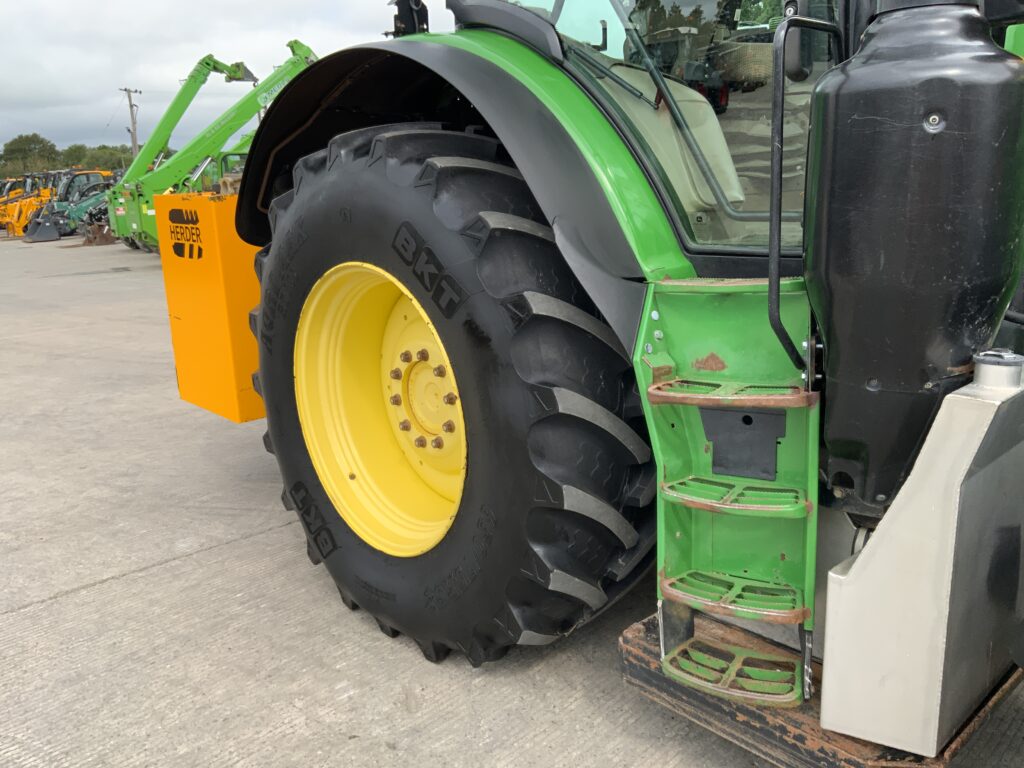 John Deere 6195R C/W Herder Mounted Hedge Trimmer (ST26503)