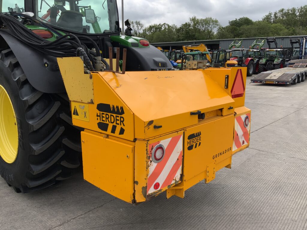 John Deere 6195R C/W Herder Mounted Hedge Trimmer (ST26503)