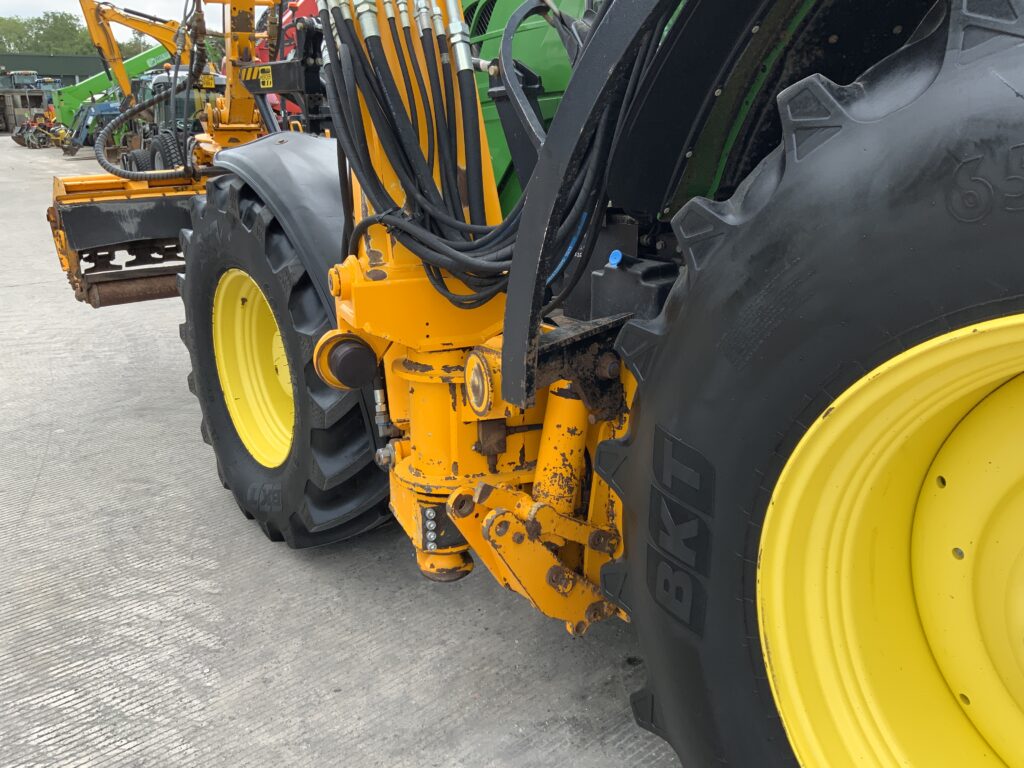 John Deere 6195R C/W Herder Mounted Hedge Trimmer (ST26503)