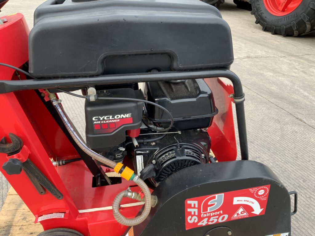 Fairport FFS 450 Road Saw Cutter