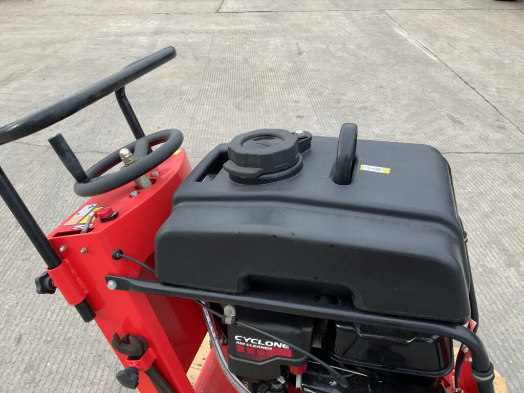 Fairport FFS 450 Road Saw Cutter