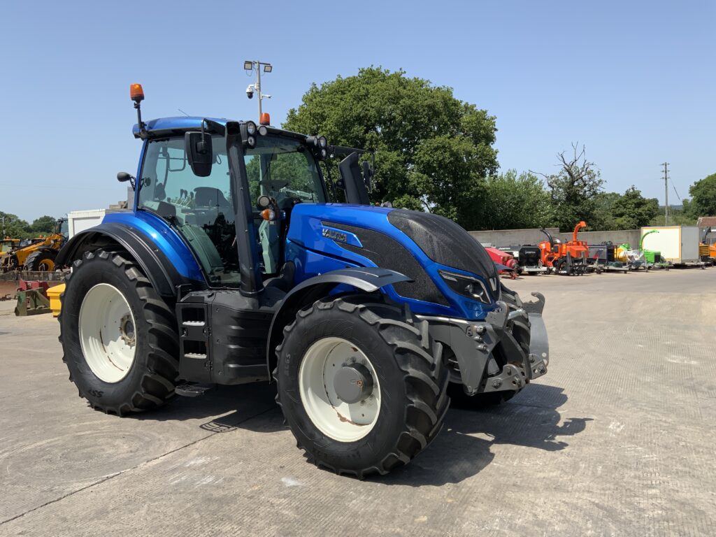 Valtra T154 Hi Tech Tractor (ST26619)