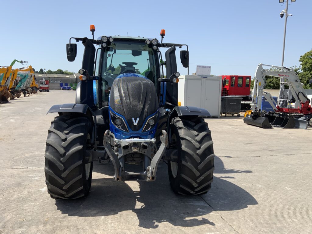 Valtra T154 Hi Tech Tractor (ST26619)