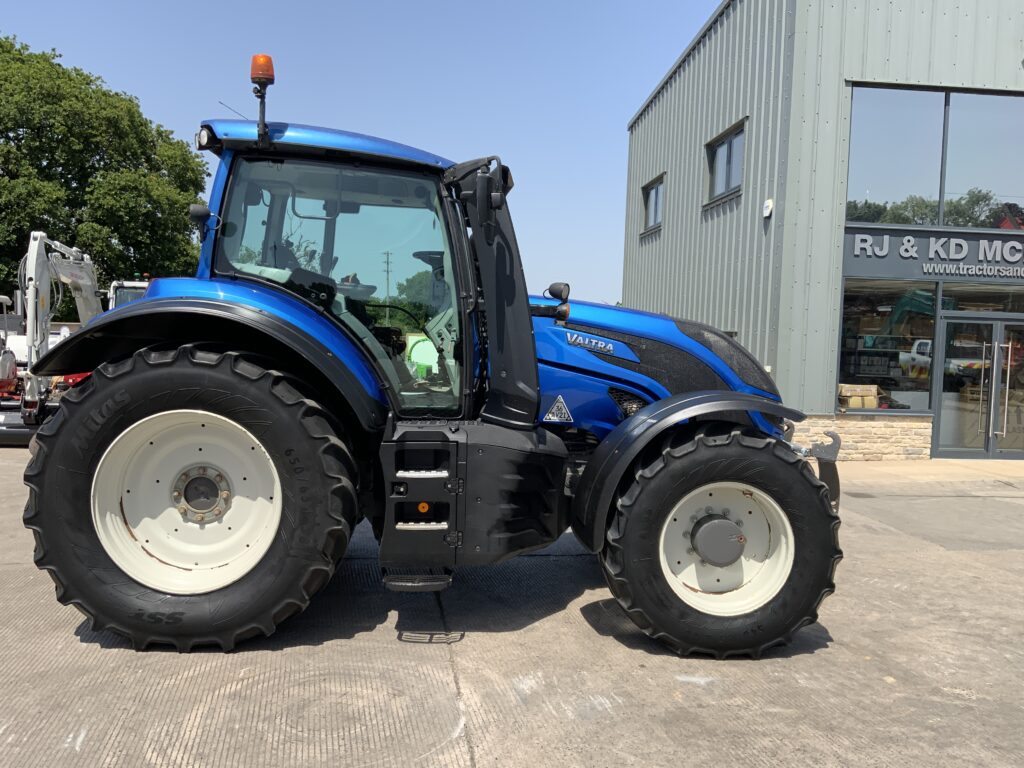 Valtra T154 Hi Tech Tractor (ST26619)