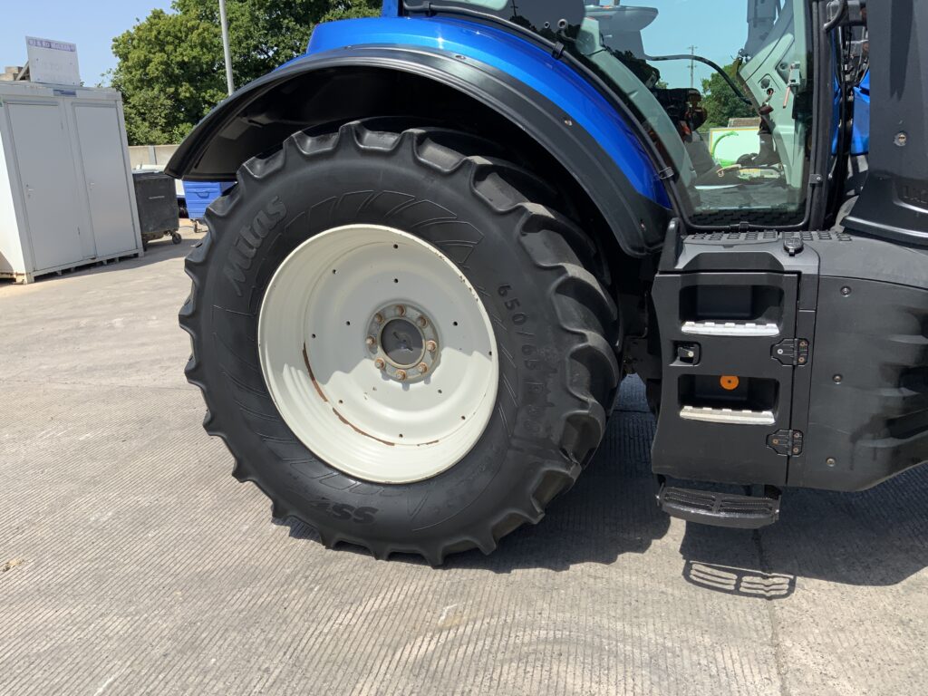 Valtra T154 Hi Tech Tractor (ST26619)