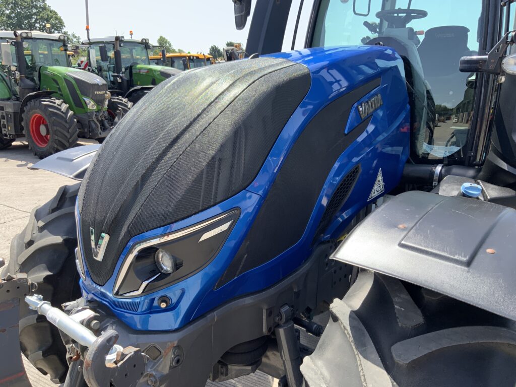 Valtra T154 Hi Tech Tractor (ST26619)