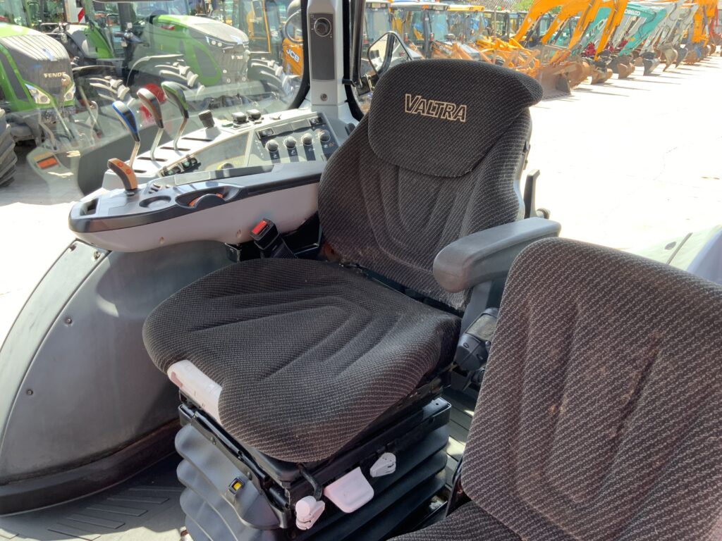 Valtra T154 Hi Tech Tractor (ST26619)