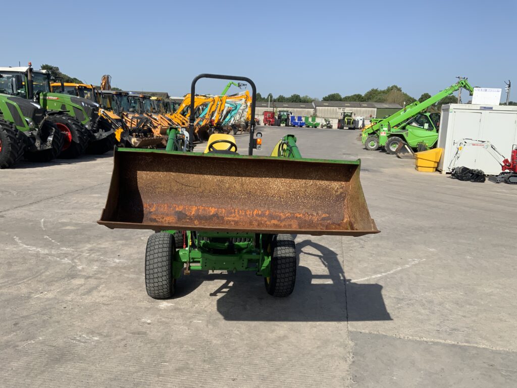 John Deere 3045R Compact Tractor (ST27066)