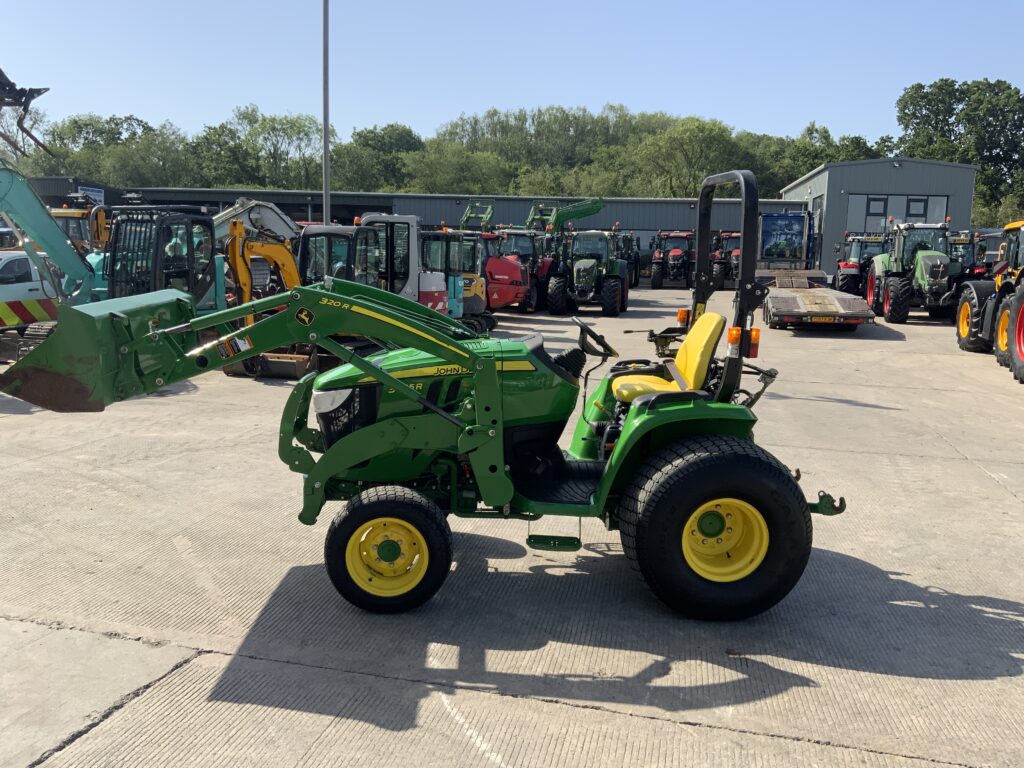 John Deere 3045R Compact Tractor (ST27066)