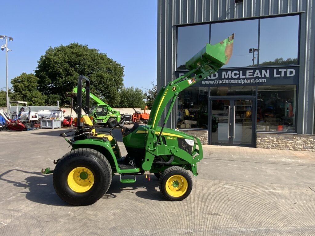 John Deere 3045R Compact Tractor (ST27066)