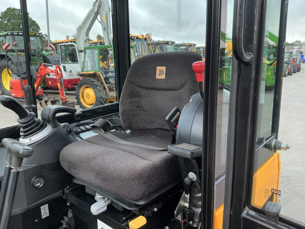 JCB 16C-1 Digger (ST26056)